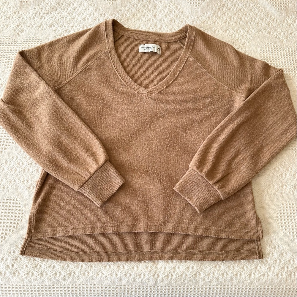 Abercrombie Sweater Pullover Womens XS Tan Soft A&F Cozy V-Neck Knit Office Prep